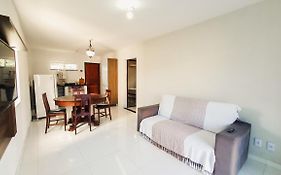 CASA NA RUA DO PIRUÍ EM AREMBEPE com ar